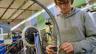 Ausbildung als Fahrradmonteurin [upl. by Clift]