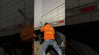 Installing super single 44550R225 semitruck mobiletire automobile foyryoupage trailer [upl. by Yennor]