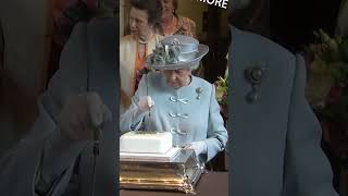 Queen Elizabeth II and her Cakes Part 1 [upl. by Martel790]