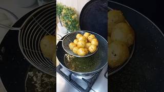 Myry husband ki qualities 😂😂 Potato balls reels food minivolgs viralfood [upl. by Ennyleuqcaj84]