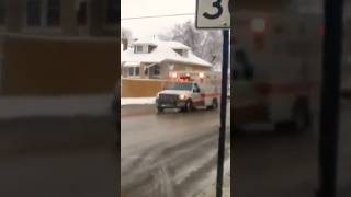 Ambulance Respondingchicagofiredepartmentsiren ambulanceambulance hospitalambulance noises36 [upl. by Eerrahs]