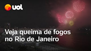 Copacabana celebra 2024 com tradicional queima de fogos [upl. by Enened424]