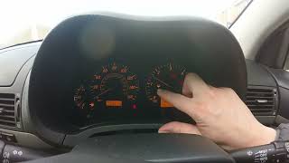 Toyota Avensis faulty alternator warning lights [upl. by Nilyarg]