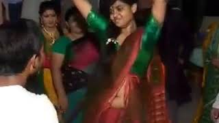 মাথা নষ্ট মামা এটা আমি কি দেখলাম  bangla Girl Hot wedding dance 2017 [upl. by Wein]