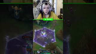 Bazen chat yapmak istersin ama yapamazsın leagueoflegends gamergirl leagueoflegendsclips [upl. by Mulcahy195]