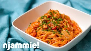 Pasta met scampi en tomatenroomsaus Recept  njammie [upl. by Xavier]