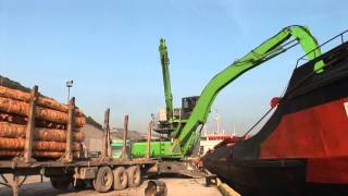 SENNEBOGEN  Timber Handling 835 Mobile Material Handler loading timber in Efesan Port Turkey [upl. by Iphigenia]