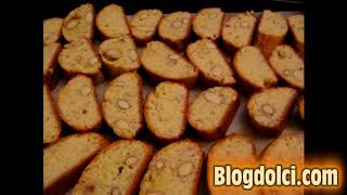 Cantucci la video ricetta della dellex pasticcere [upl. by Mignonne]