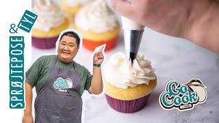 Perfekt sprøjtepose teknik med tyl  swirl på cupcake  GoCook by Coop [upl. by Ahtiek]