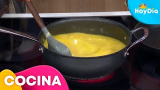 ¿Qué es la polenta y cómo se prepara  Hoy Día  Telemundo [upl. by Annaiuq983]