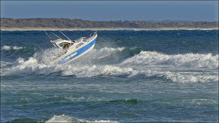 The Noosa Bar Crossing Friday morning January 4 2019 [upl. by Neddie]