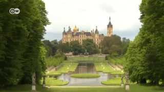 Schwerin Schlossstadt mit zwölf Seen  Hin amp weg [upl. by Millar]