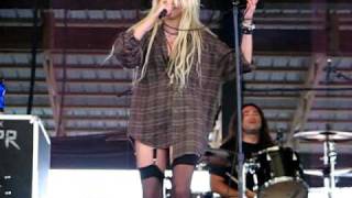 Taylor MomsenThe Pretty Reckless Warped Tour Buffalo 71410 [upl. by Rodablas157]