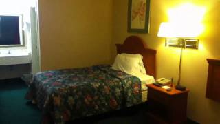 Hotel Room Tour Railroad Room Days Inn Princeton WV [upl. by Astrahan]