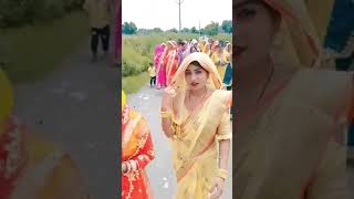 Kitit sali banke kabutari comedy skat funny bhojpuri gareebkidiwali dance song [upl. by Hgielram]