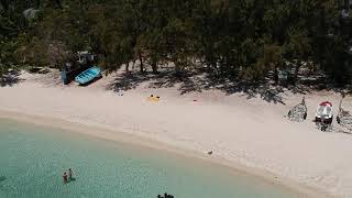 Kleiner Rundflug an einen Public Beach in Mauritius [upl. by Dukie]