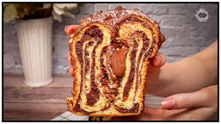 🍞 🍫 🥛 Cozonac cu inserție de NUTELLA 🍰 Foarte moale foarte pufos 😋 Delicios parfumat și glazurat 😋 [upl. by Leigha]