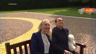 Lultimo regalo di compleanno per Silvio Berlusconi dalla compagna Marta una mongolfiera [upl. by Cleodel]