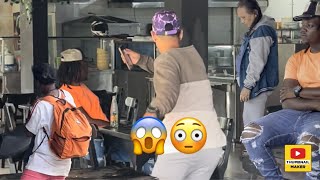 Broma Mundial 😳 LA SILLA SE MUEVE SOLA 😰 parte 5 bromas FUNNY VIDEOS 9999 [upl. by Jauch409]