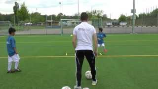 Fussballtraining Ballannahme mit Freilaufen  Ballkontrolle  Technik [upl. by Aerdnaek]