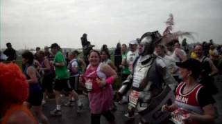 London Marathon 2010 Knight in armour [upl. by Sharleen]