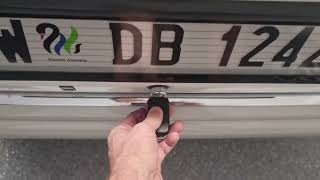 Mercedes A124 central locking unlocks itself [upl. by Bevus599]