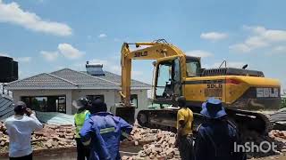 City of Harare demolishes dozens of houses in Belvedere [upl. by Muraida]