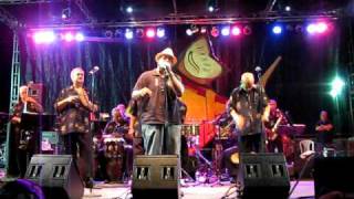 Waldo Torres con El Gran Combo de Puerto Rico [upl. by Eimirej]