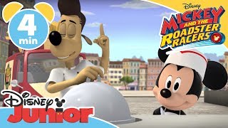 Topolino e gli Amici del Rally  La gara di cucina  Disney Junior Italia [upl. by Anerehs443]