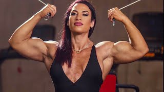 She is STRONGER than YOUR BOYFRIEND  Nadia Capotosto  Femal Bodybuilding Club [upl. by Hummel]