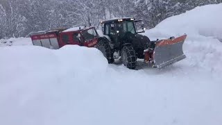 Fiumalbo neve abbondante vigili del fuoco trainati da uno spazzaneve [upl. by Yslek]