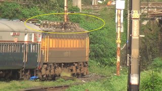 ABSOLUTELY RARE  Mumbai Pune SF Deccan Queen DCAC Pantograph Lowering amp Going Up At Kalyan [upl. by Pier]