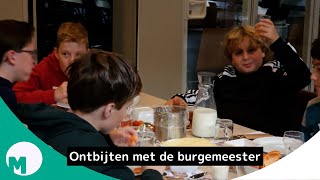 Leerlingen groep 8 basisschool Eerschot ontbijten met de burgemeester I Omroep Meierij [upl. by Mechelle]