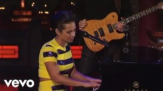 Alicia Keys  If I Aint Got You Live on Letterman [upl. by Ylram]