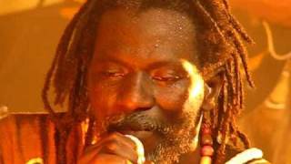 TIKEN JAH FAKOLY  Les Martyrs  PARIS LA CIGALE 20012011  BONNE QUALITÉ HQ [upl. by Sirad]