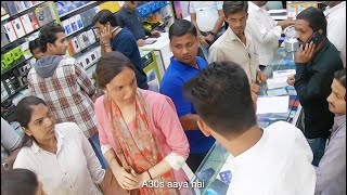 Deepika Padukone Surprise Visit At A Mobile Shop And Nobody Recognises Her  Chhapaak Movie [upl. by Jarret]