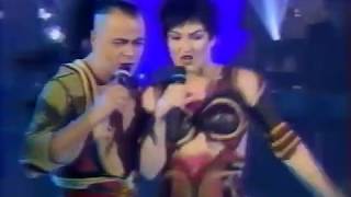 Starmania  Norman Groulx amp Marie Carmen  Quand on arrive en ville Fa Si La Chanter 1996 [upl. by Dlanigger835]