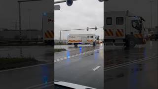 rijopleiding Prorail Vrachtwagen rijd met spoed in Dordrecht [upl. by Molahs548]