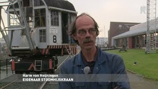 Stoomhijskraan verlaat haven Hellevoetsluis per schip [upl. by Ayiotal753]