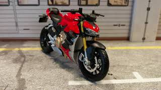 Ducati Super Naked V4 S model 2021 made by Maisto in scale 118 diecast motorcycle [upl. by Tawnya331]