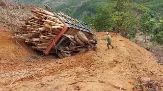 Timber truck overturned dangerously [upl. by Shifra112]