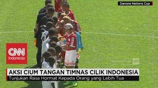 Aksi Cium Tangan Timnas Cilik Indonesia Menjadi Perhatian Dunia [upl. by Eremahs]