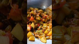 চিংড়ি মাছ দিয়ে ফুলকপি ডাঁটার রেসিপি ytshort cooking food [upl. by Sirtimid]