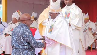 PESA OTAS UHURU KENYATTA SLAPS NEW BISHOP KIMANI MILLIONS OF SHILLINGS IN EMBU [upl. by Susette372]