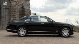 Luxuriöses Dahingleiten Bentley Mulsanne  Motor mobil [upl. by Ahsote]