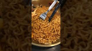 shin ramyun stir fry rumah nongshim ID odeng korean noodle ramyeon 신라면 ラーメン ราเมน рамен fishcake 오뎅 [upl. by Maribeth]