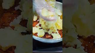 Aloo patee makingshortsfood desivillagefood subscribe [upl. by Ivar]