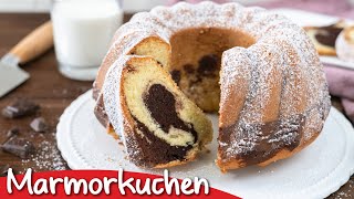 Saftig mit perfektem Muster  das klassische Marmorkuchen Rezept [upl. by Ahsiekram]