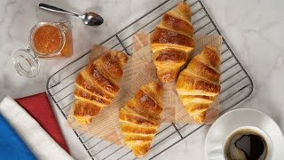 ¿Cómo hacer croissants caseros  kiwilimón recetas [upl. by Gnuhp]