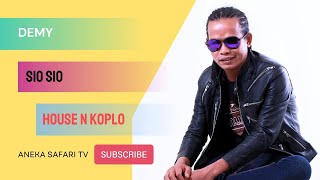 Karaoke  Sio Sio  Demy Official Video Karaoke ANEKA SAFARI [upl. by Kellyn851]